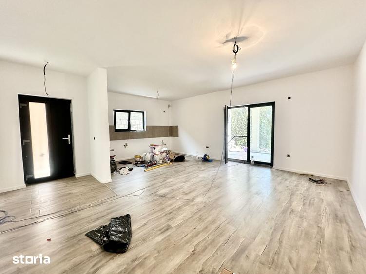Casă cu 3 camere cu Teren 332 Mp în Albina