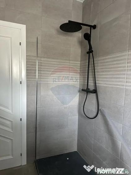 Casă cu 5 camere cu Teren 1200 Mp în Rediu