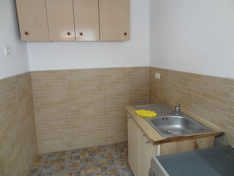Casă individuală cu 3 camere cu Canalizare în Delfinariu