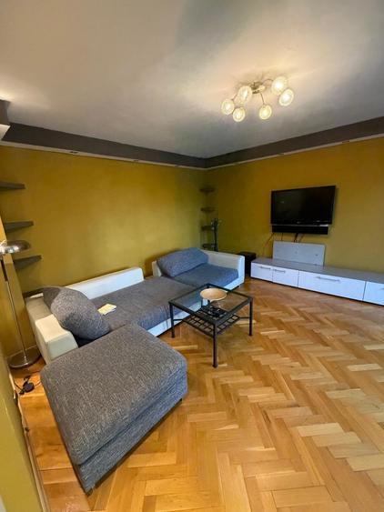 Apartament cu 3 camere decomandat, mobilat în Girocului