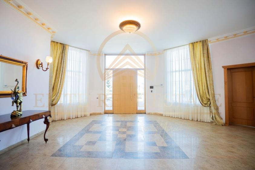 Casă individuală cu 11 camere cu Canalizare în Tomis Plus