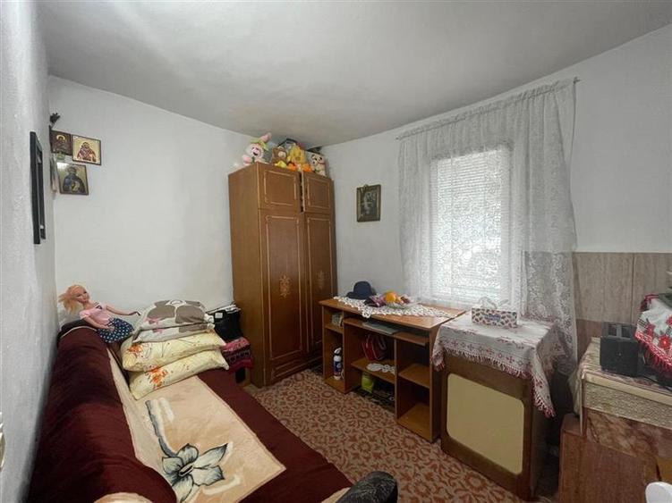 Casă individuală cu 3 camere cu Canalizare în Central