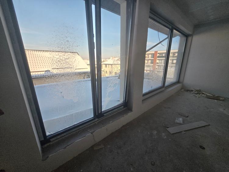 Casă cu 5 camere cu Canalizare în Sud