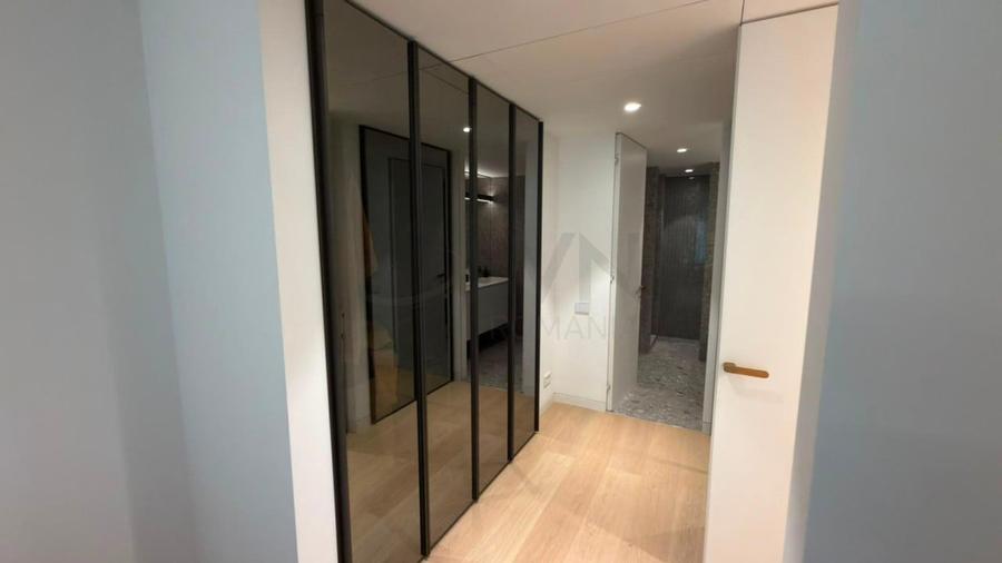 Apartament cu 4 camere semidecomandat în Capitale