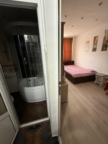Garsonieră decomandată în Central