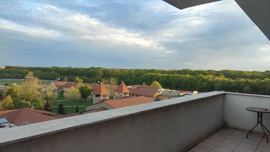 Apartament cu 4 camere decomandat în Pipera