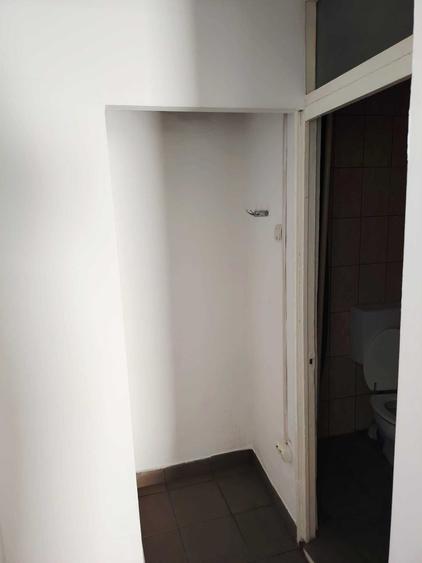 Spațiu comercial, de 18 mp, în Central