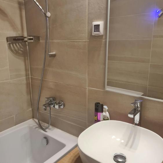 Apartament cu 2 camere semidecomandat în P-ta Presei Libere