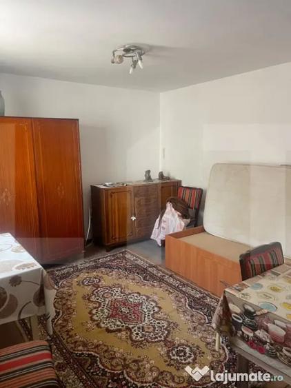 Casă cu 5 camere cu Teren 580 Mp în Central