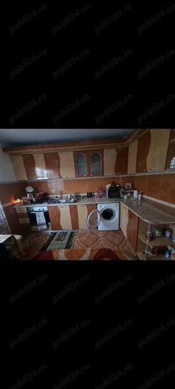 Casă cu 6 camere în Vadu Moldovei