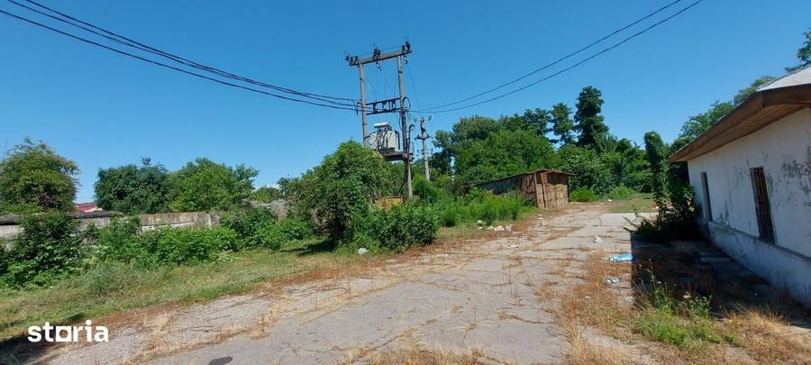 Spațiu comercial, de 400 mp, în Mereni