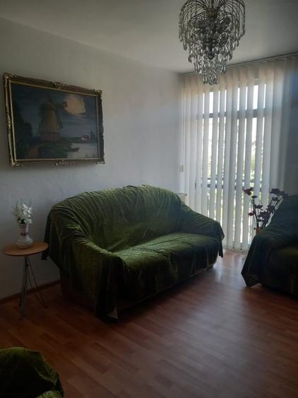 Apartament cu 3 camere decomandat, mobilat în Central — fotografia 1