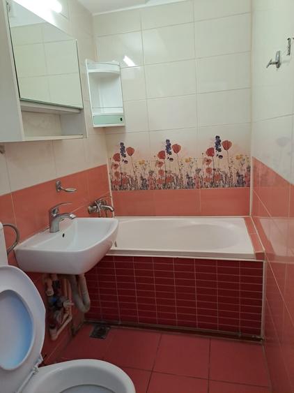 Apartament cu 2 camere semidecomandat în Gara de Nord