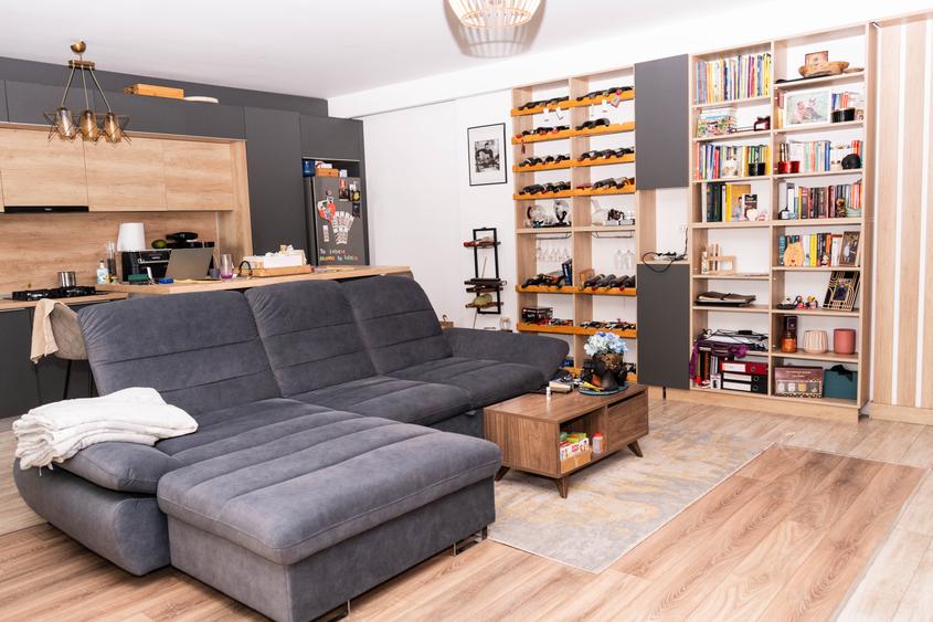 Apartament cu 3 camere decomandat în Km 5