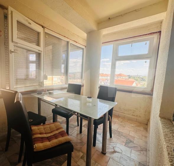 Apartament cu 4 camere decomandat, mobilat în Centru Civic