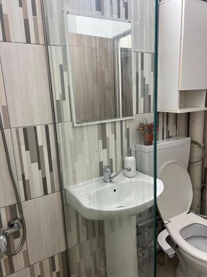 Apartament cu 3 camere semidecomandat în Drumul Taberei