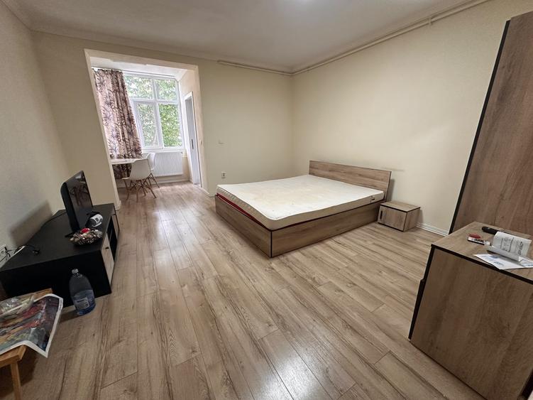 Garsonieră decomandată, mobilată în Cugir