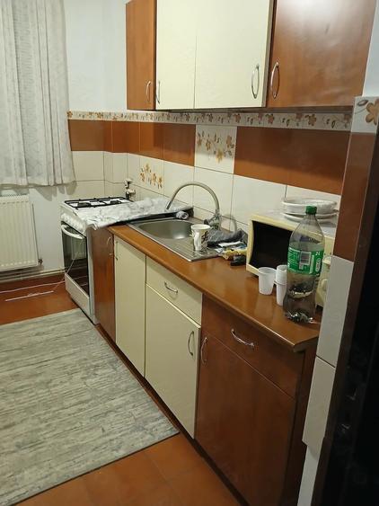 Apartament cu 2 camere semidecomandat în Podu Roș