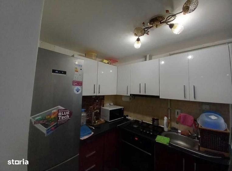 Casă cu 2 camere semidecomandat în Tomis II
