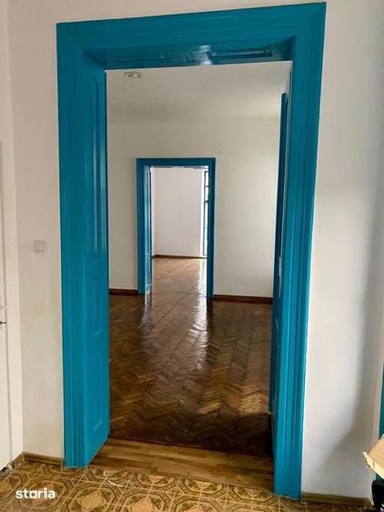 Spațiu comercial, de 320 mp, în Semicentral