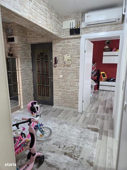Apartament cu 3 camere decomandat în Progresul
