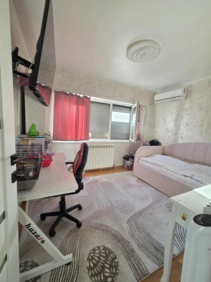 Apartament cu 4 camere decomandat în Plantelor