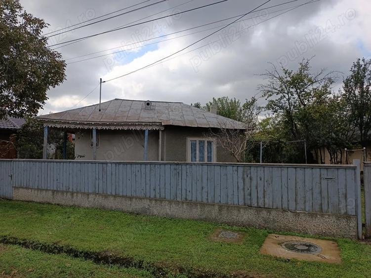 Casă cu 4 camere cu Teren 1560 Mp în Tudor Vladimirescu
