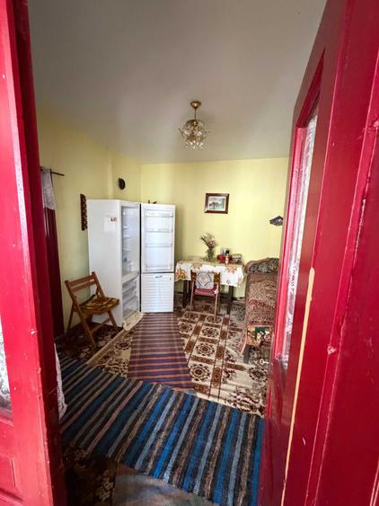 Casă cu 3 camere în Vâlcele