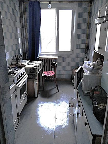 Apartament cu 3 camere semidecomandat în Rahova