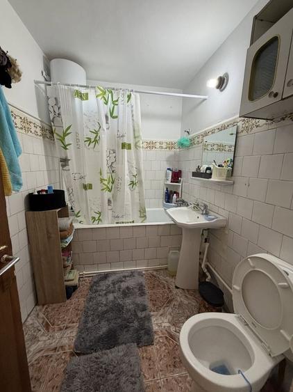 Apartament cu 2 camere decomandat, mobilat în Radu Negru