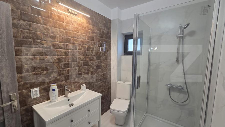 Apartament cu 3 camere decomandat, mobilat în Exterior Est