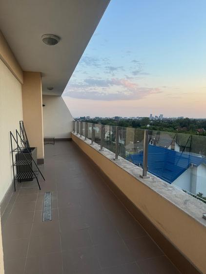 Penthouse cu 3 camere decomandat în Pipera