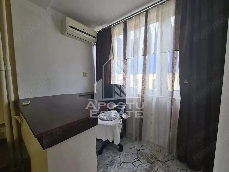 Garsonieră decomandată în Take Ionescu