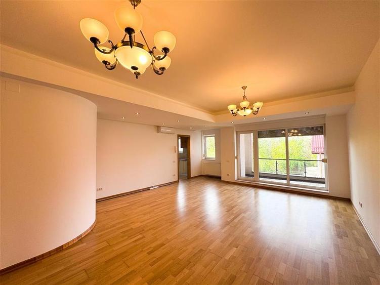 Apartament cu 4 camere decomandat, mobilat în Herăstrău