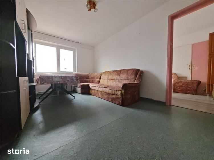 Apartament cu 3 camere nedecomandat în Cornișa