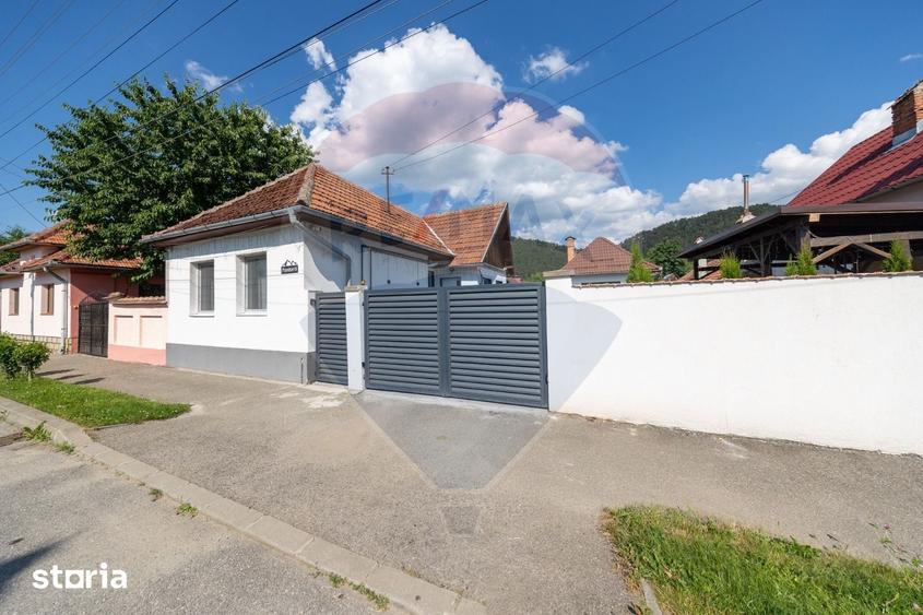 Casă cu 4 camere cu Teren 560 Mp în Central