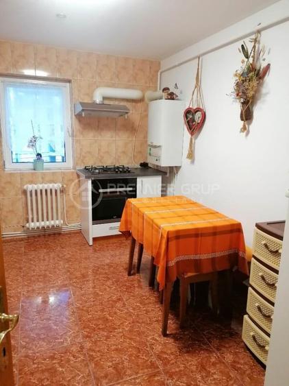 Apartament cu 4 camere decomandat în Cug