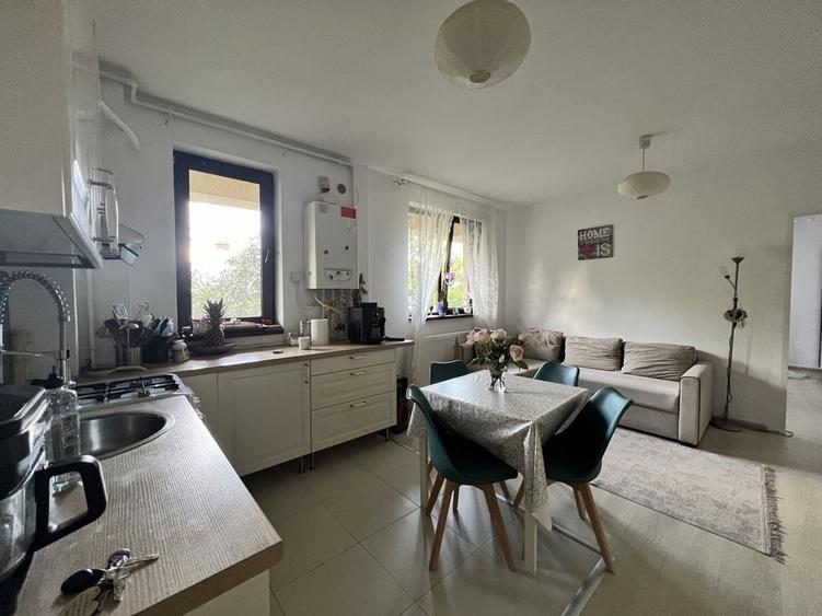 Apartament cu 3 camere decomandat în Bucureștii Noi