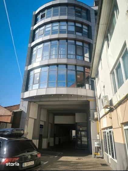 Spațiu comercial, de 22 mp, în Central
