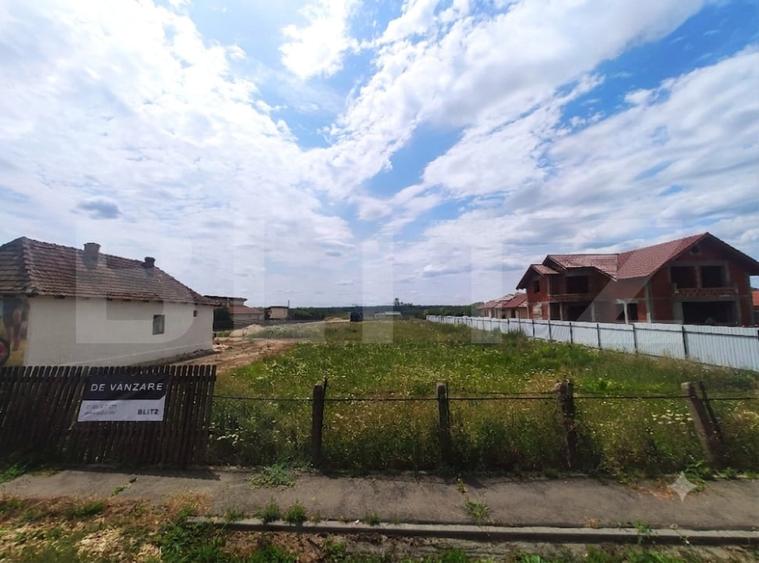 Teren Construcții intravilan de 2000 mp, în Dorolț