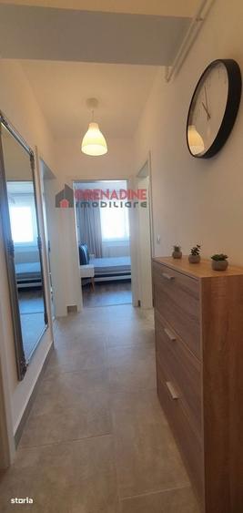 Apartament cu 2 camere decomandat în Tractorul
