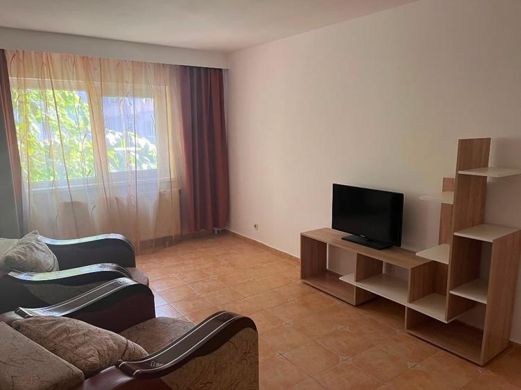 Apartament cu 2 camere decomandat, mobilat în Călărași