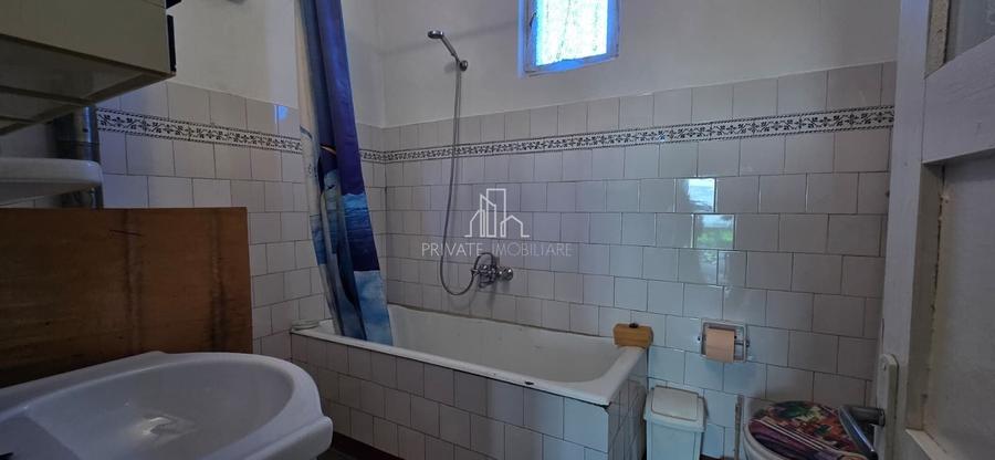 Casă individuală cu 3 camere cu Canalizare în Boiu