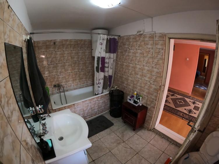 Casă individuală cu 6 camere cu Garaj în Slobozia
