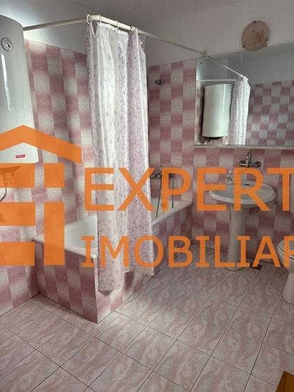 Casă individuală cu 7 camere cu Canalizare în Eforie Nord