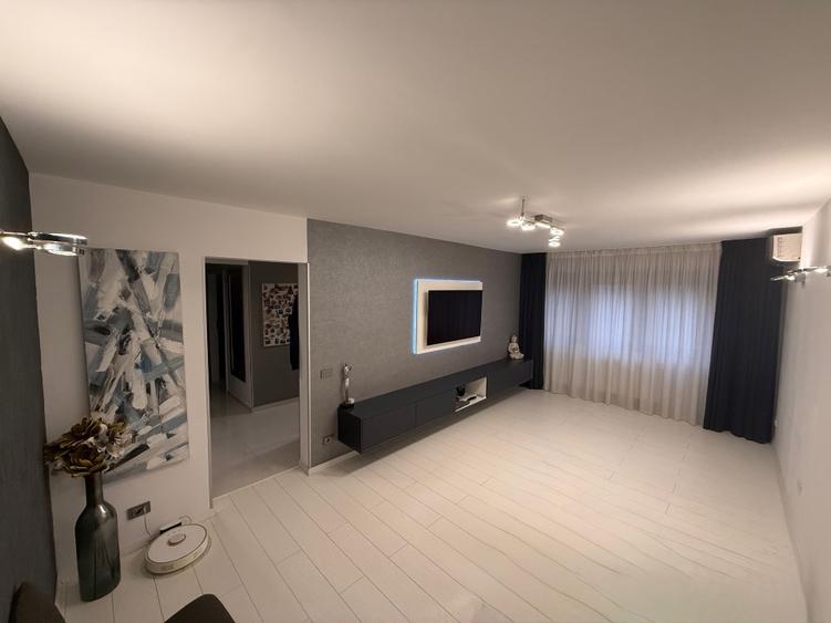 Apartament cu 3 camere decomandat, mobilat în Drumul Taberei
