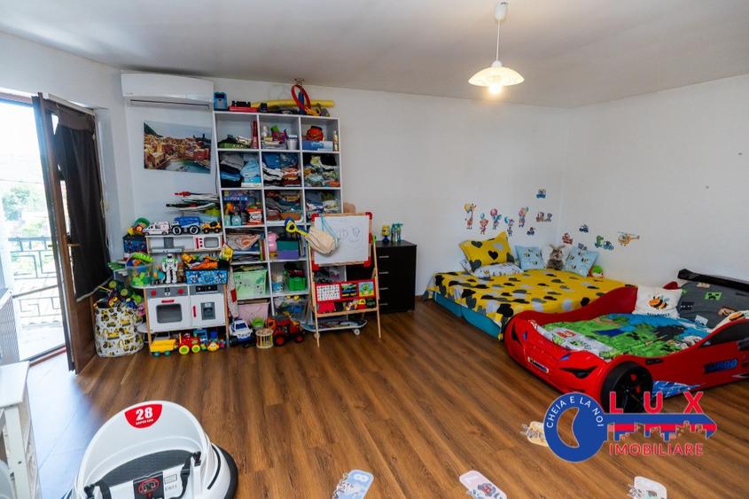 Casă cu 3 camere cu Teren 200 Mp în Babadag