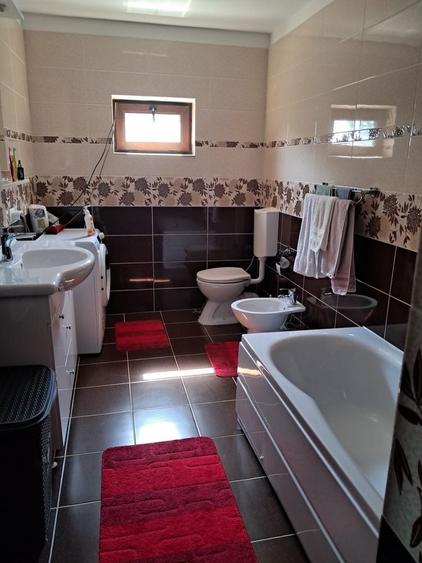 Casă cu 4 camere în Valea Seacă