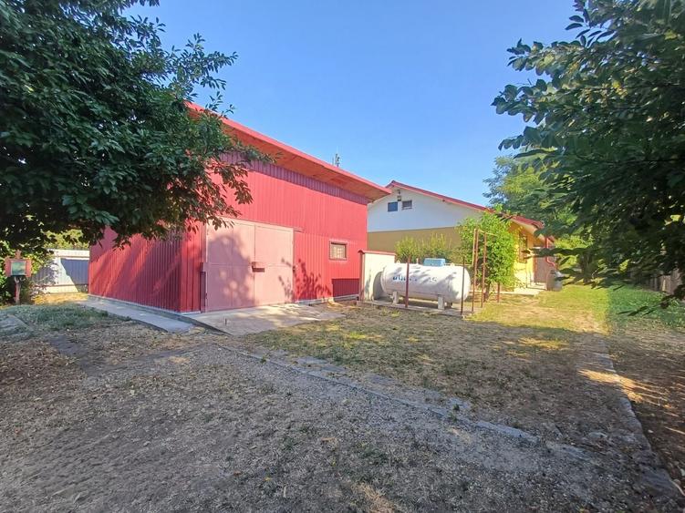 Casă cu 4 camere în Popești