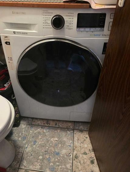 Apartament cu 3 camere decomandat în Sebastian